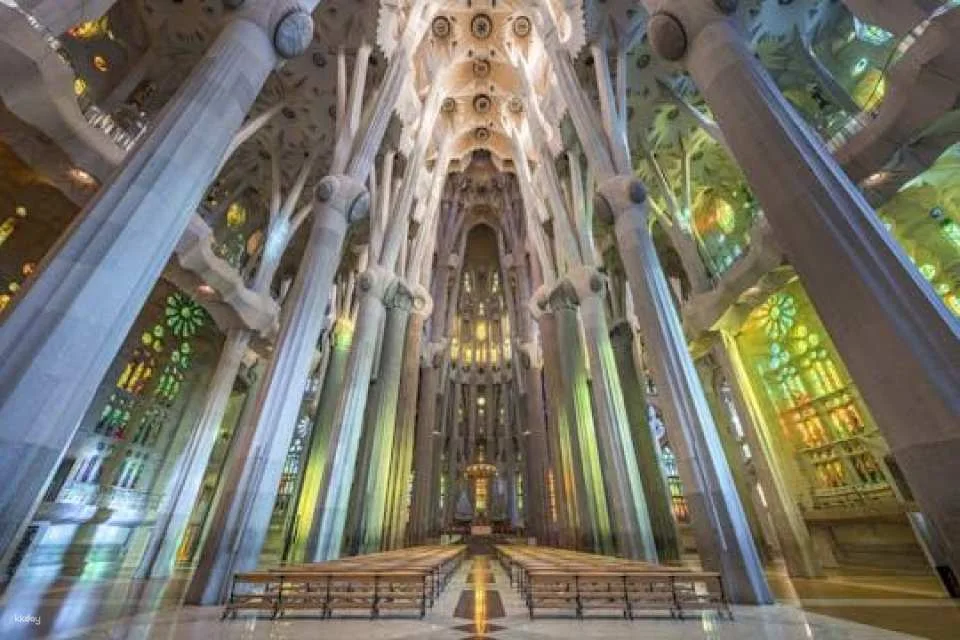 Sagrada Familia entrance tickets with audio guide (610401)