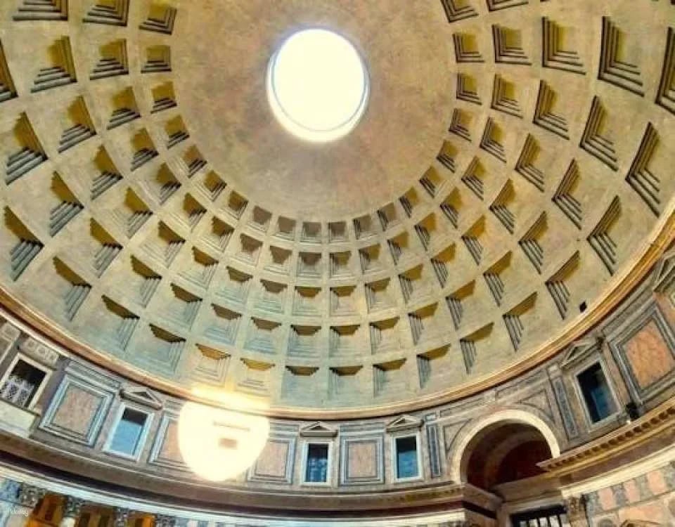 Rome walking tour with Piazza Navona, Trevi and Pantheon