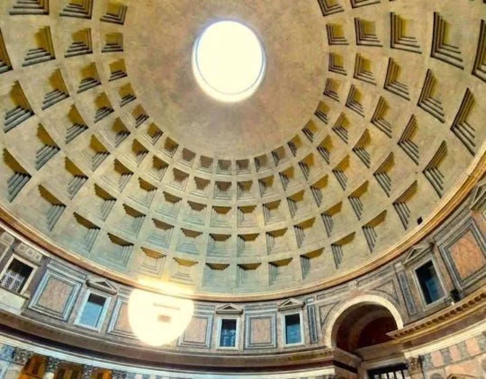 Rome walking tour with Piazza Navona, Trevi and Pantheon