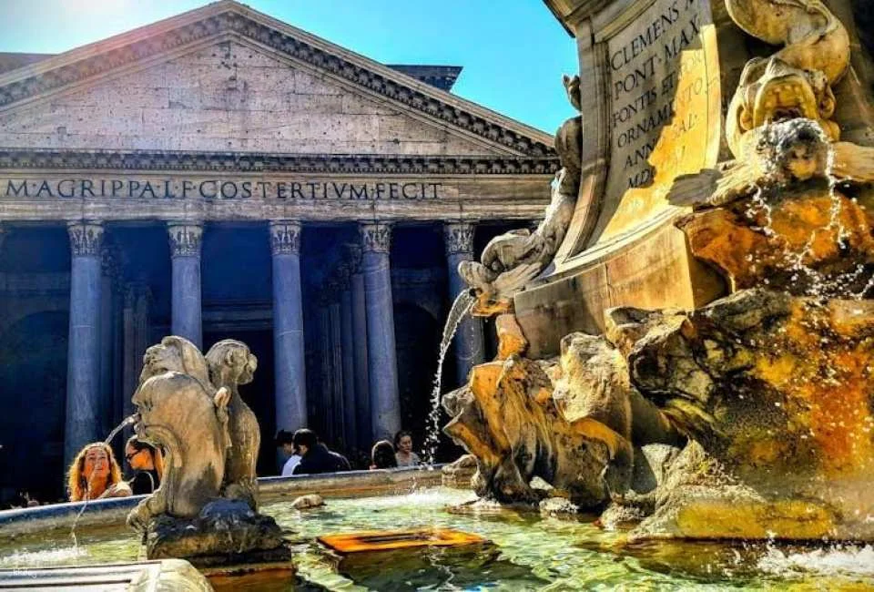 Rome walking tour with Piazza Navona, Trevi and Pantheon