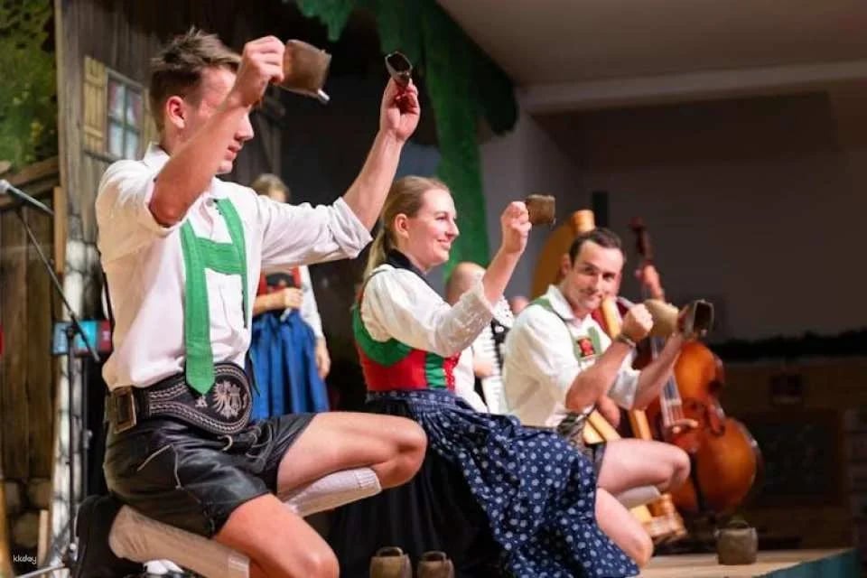 Gundolf Family Tyrolean folk show in Innsbruck with dinner option