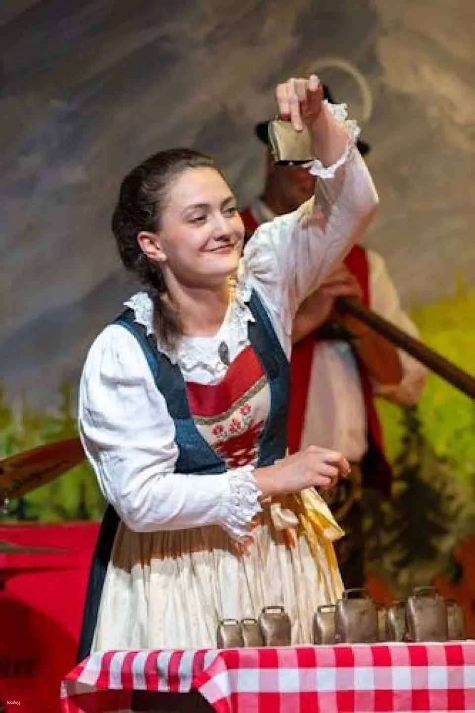 Gundolf Family Tyrolean folk show in Innsbruck with dinner option