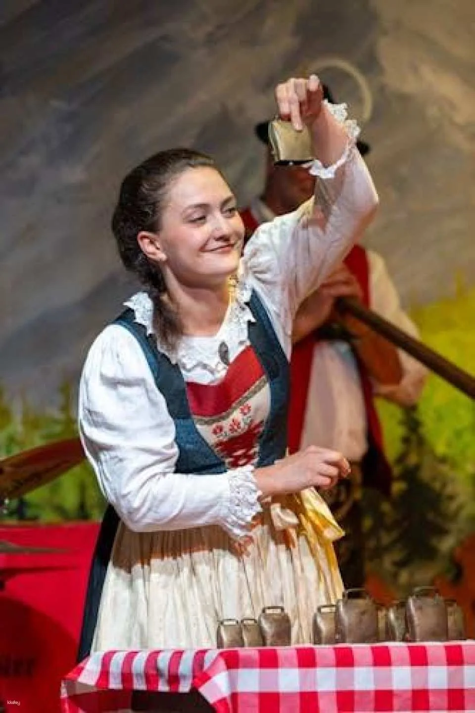 Gundolf Family Tyrolean folk show in Innsbruck with dinner option