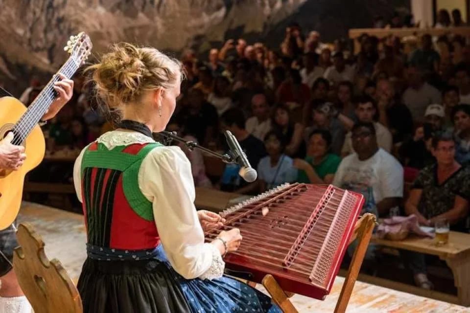 Gundolf Family Tyrolean folk show in Innsbruck with dinner option