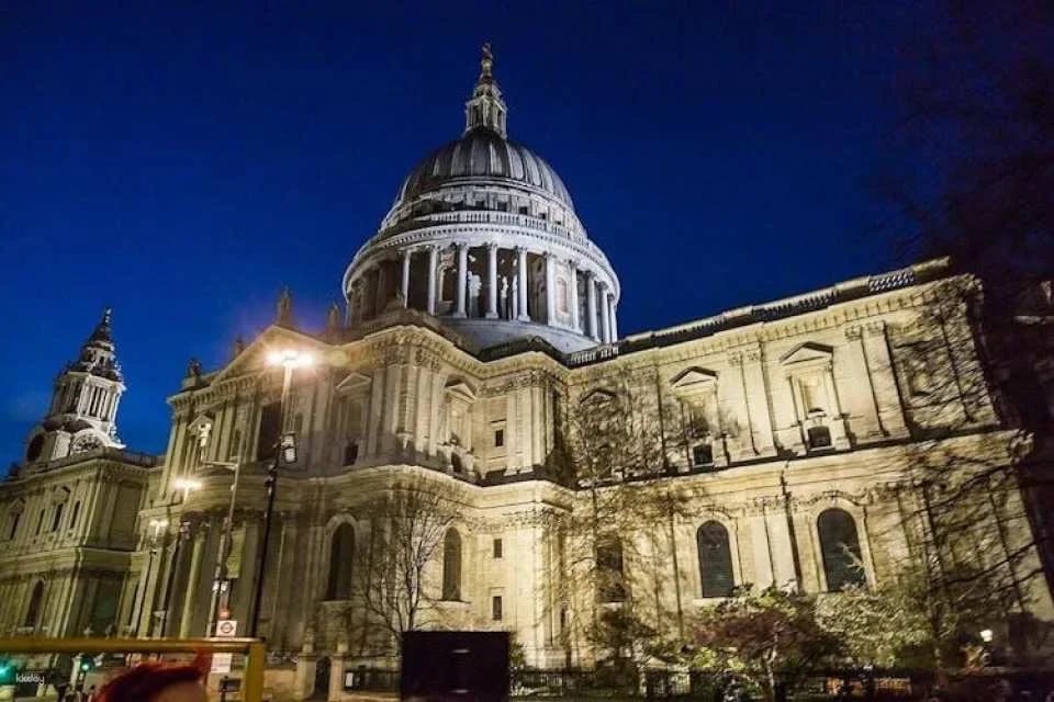 Panoramic London 2-hour open-top bus tour with live guide