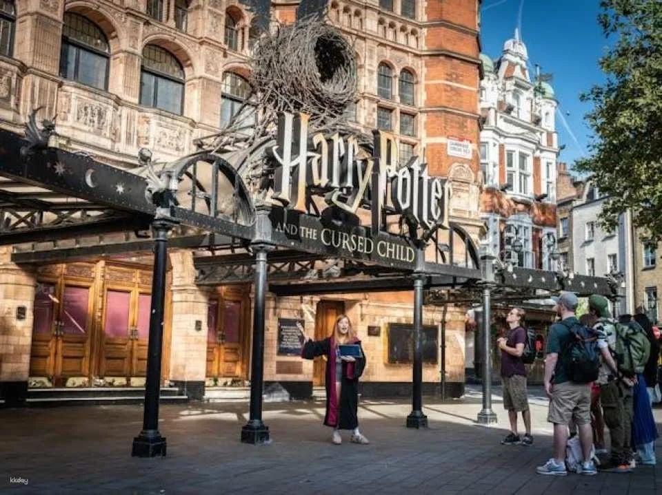 Harry Potter Film Location Guided Walking Tour and Thames Cruise