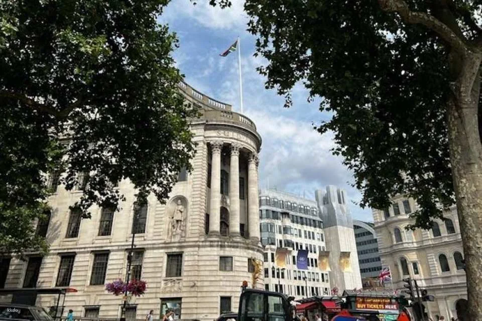 Harry Potter Film Location Guided Walking Tour and Thames Cruise
