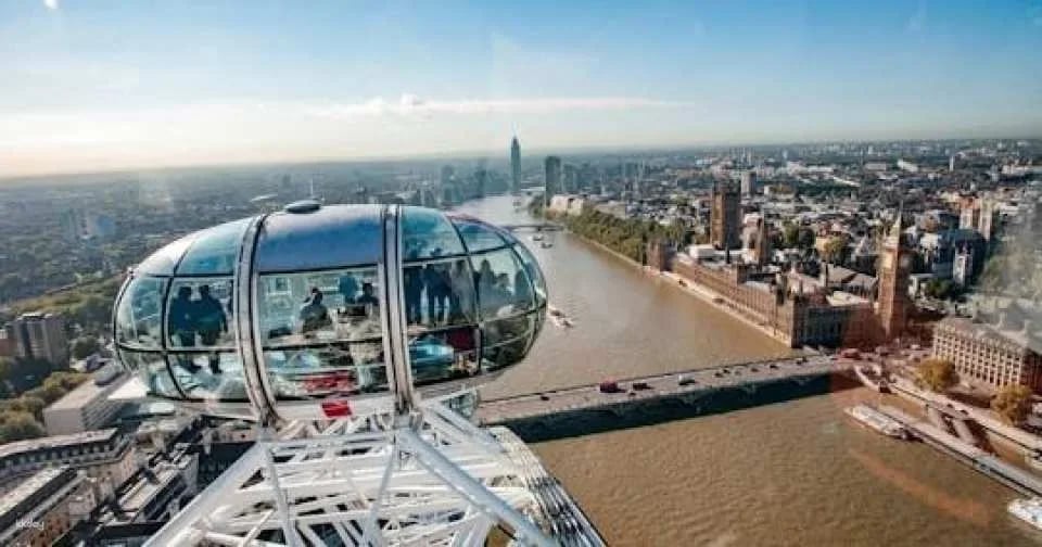 London Walking Tour With Skip-The-Line Ticket to the London Eye