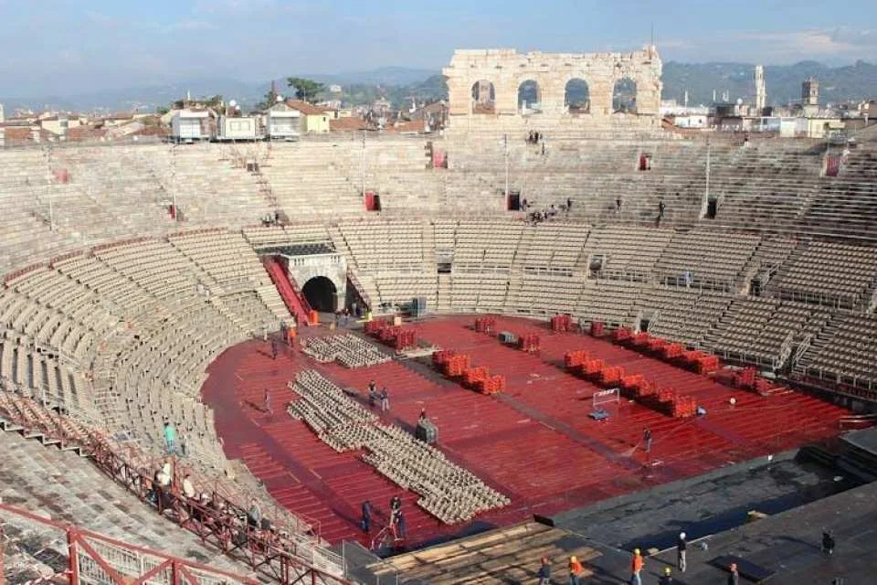 Best of Verona German guided tour with priority Arena entrance