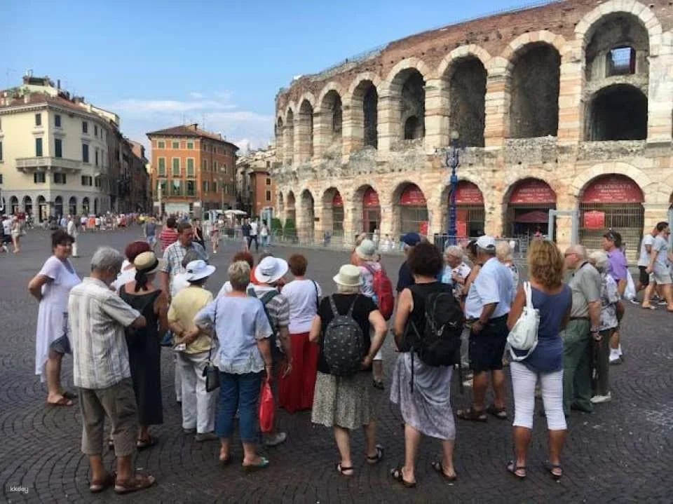 Best of Verona German guided tour with priority Arena entrance