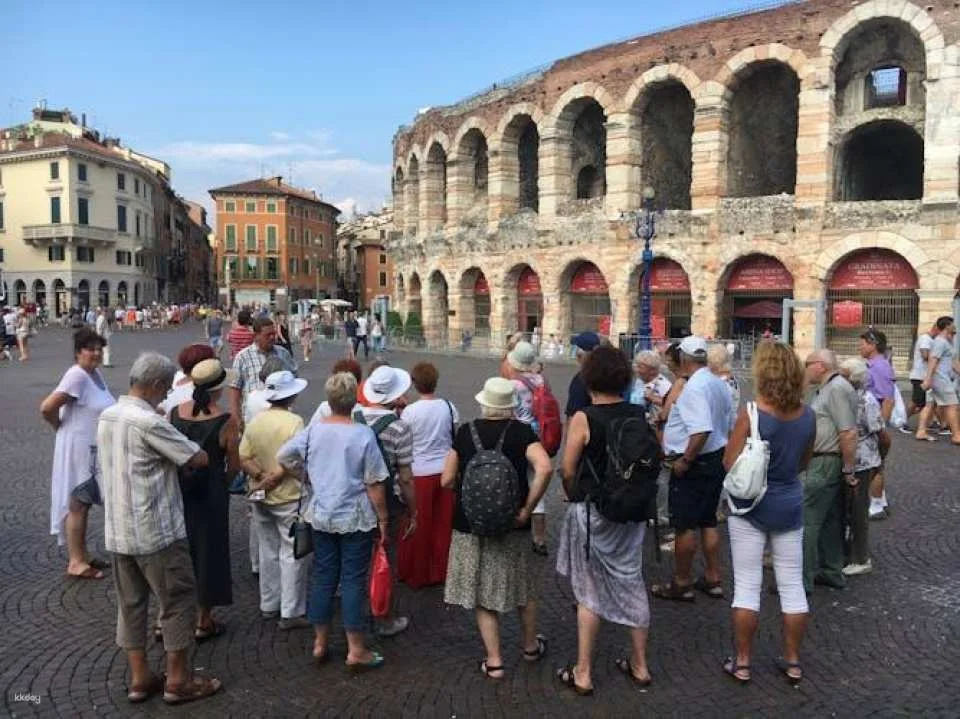 Best of Verona German guided tour with priority Arena entrance