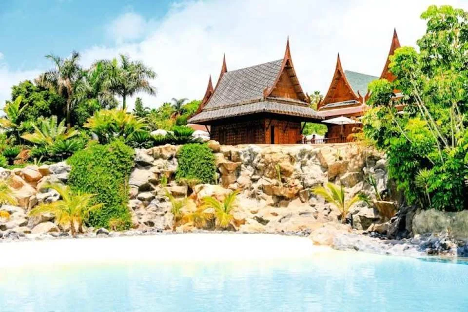 VIP Cabaña Experience with House or Villa at Siam Park