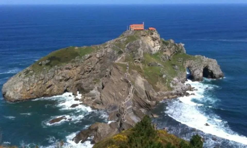 Guided tour of Dragonstone and Bilbao from San Sebastian