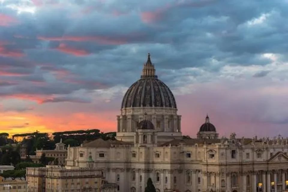 St. Peter's Basilica, Passetto di Borgo and Castel Sant'Angelo entry