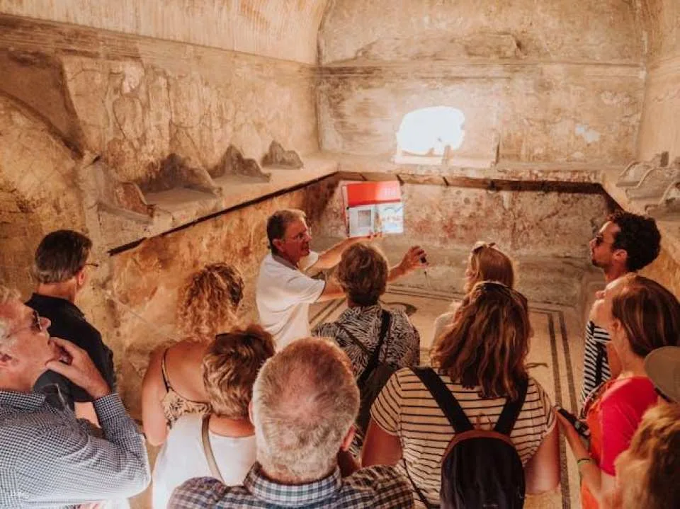 Herculaneum Small Group Tour With an Archaeologist
