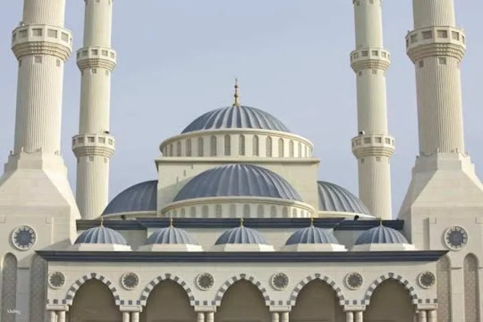 Dubai Half-Day City Tour and Blue Mosque Visit
