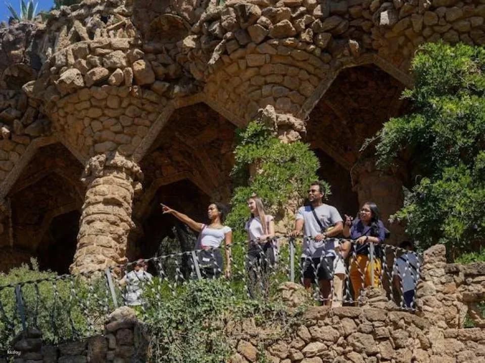 Park Güell and Sagrada Familia guided tour