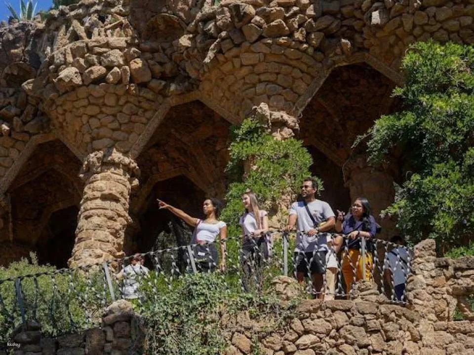 Park Güell and Sagrada Familia guided tour