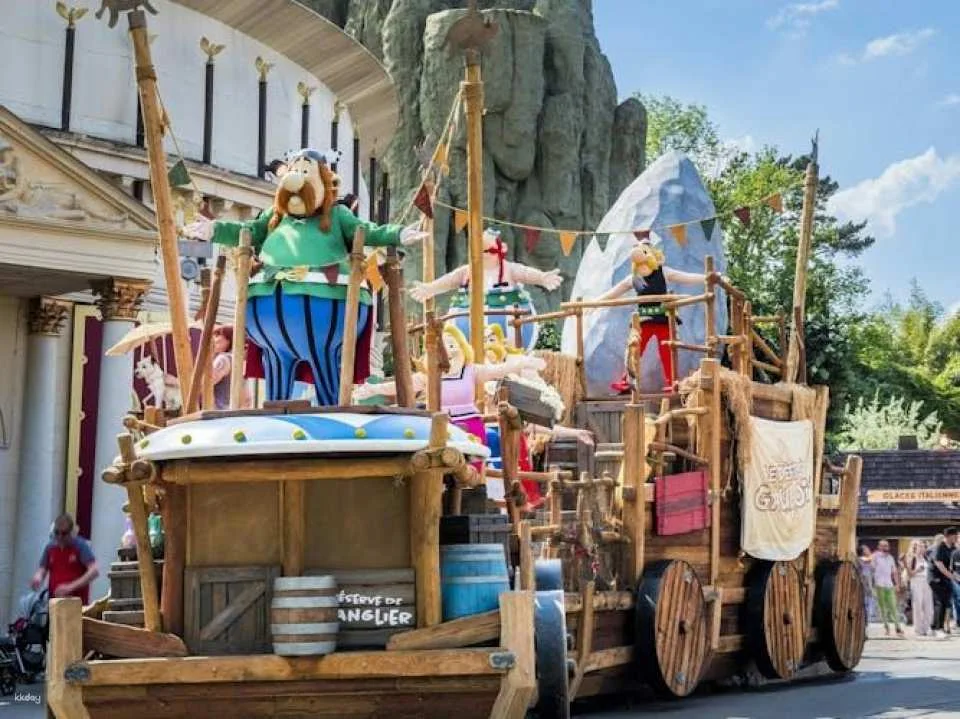Parc Astérix ticket with round-trip transport from Paris