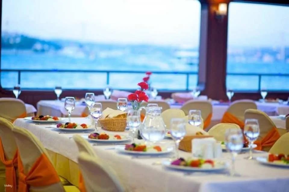 Dinner cruise with Turkish Night Show