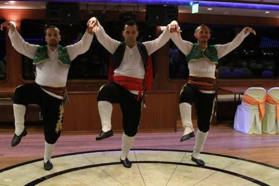Dinner cruise with Turkish Night Show