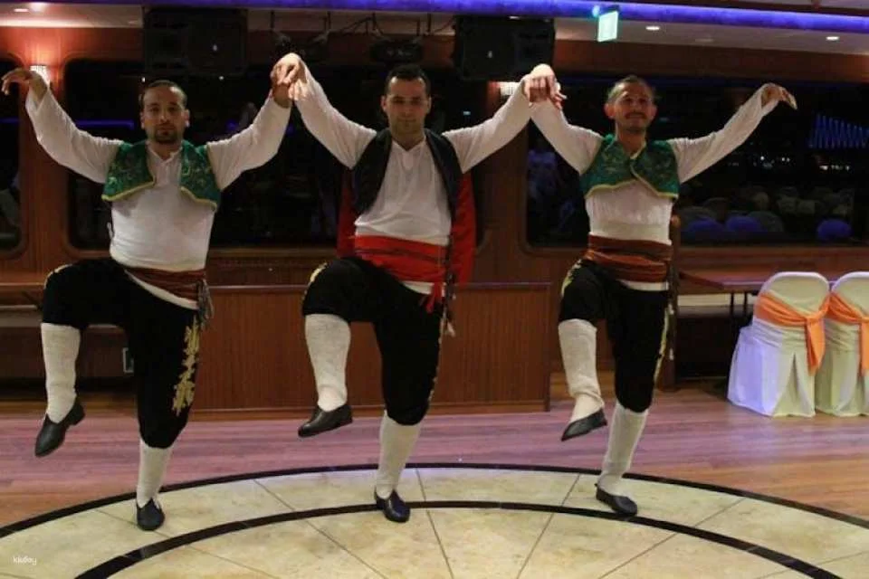 Dinner cruise with Turkish Night Show
