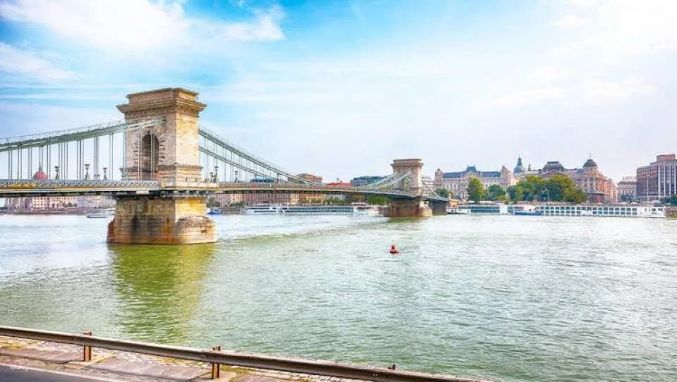 Budapest Pass to Parliament, cruise and St Stephen's Basilica