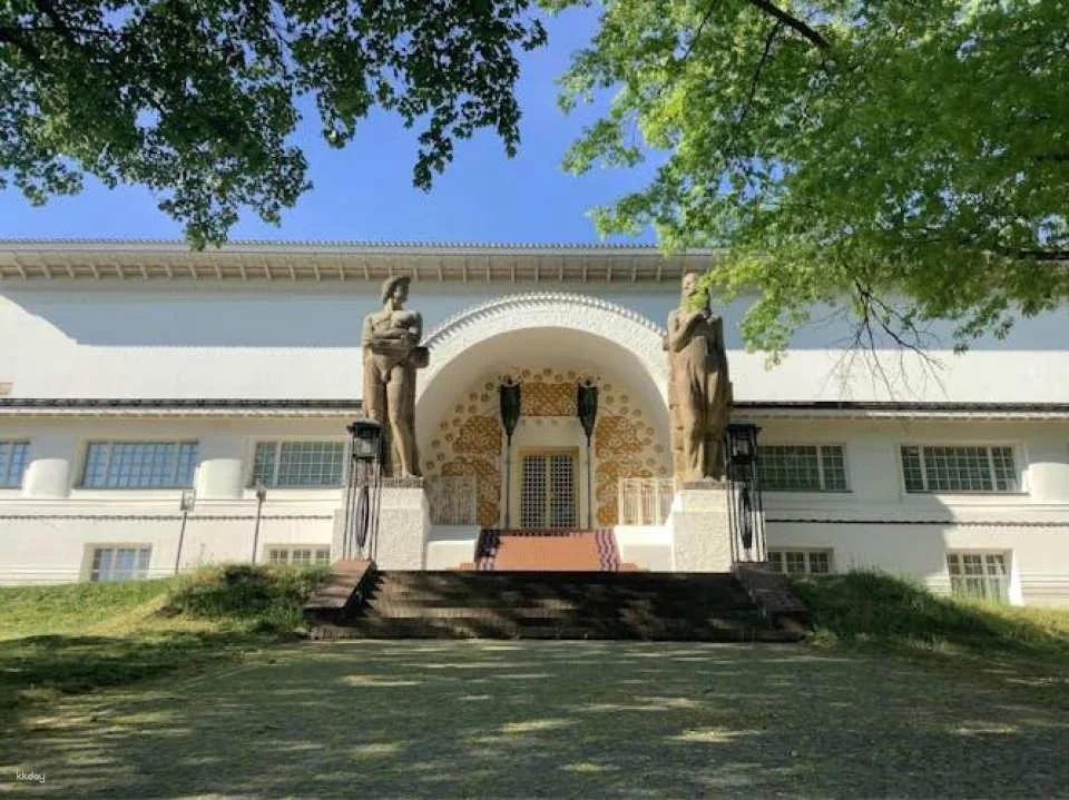 Mathildenhöhe Darmstadt Guided Walking Tour
