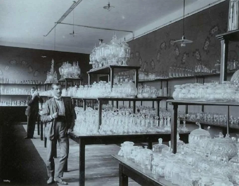 Excursion to Rückl Crystal Glass Factory Nizbor from Prague