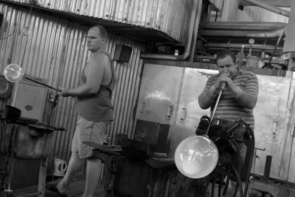 Excursion to Rückl Crystal Glass Factory Nizbor from Prague