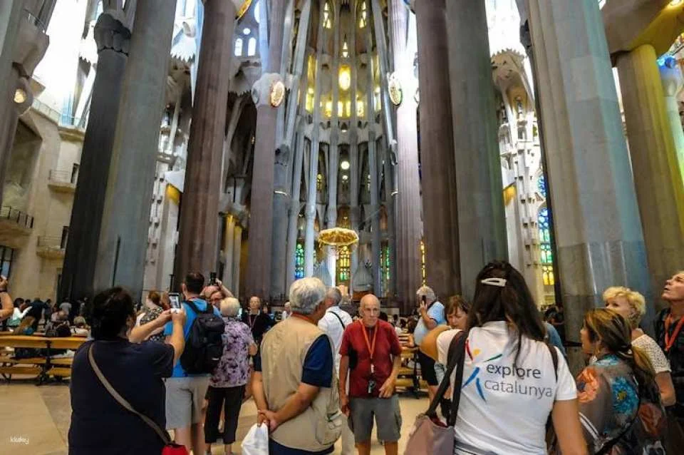 Barcelona full-day tour with Sagrada Familia skip-the-line entry