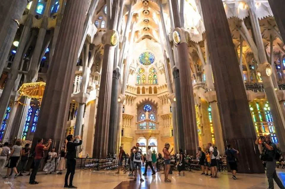 Barcelona full-day tour with Sagrada Familia skip-the-line entry