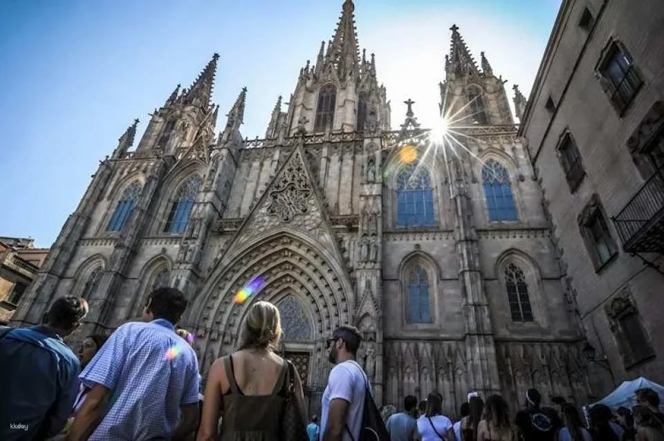 Barcelona full-day tour with Sagrada Familia skip-the-line entry