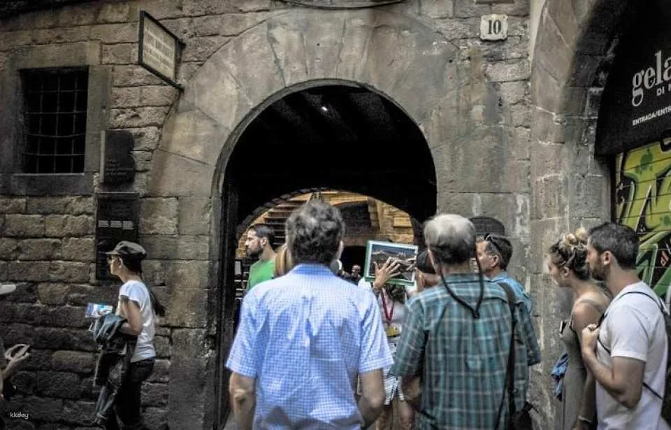Barcelona full-day tour with Sagrada Familia skip-the-line entry