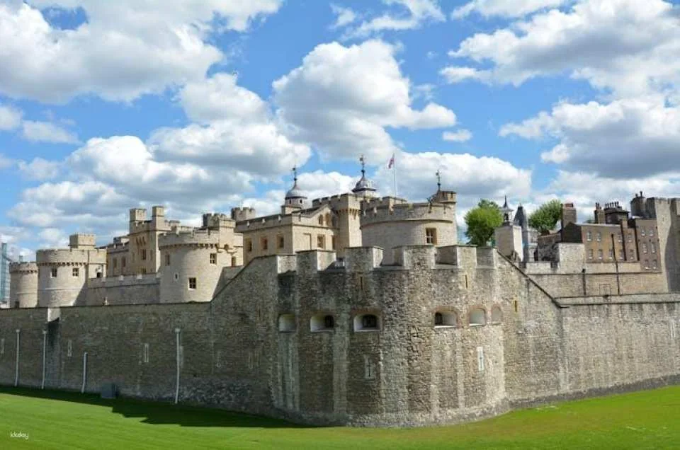 Tower of London and private audience with Beefeater guard
