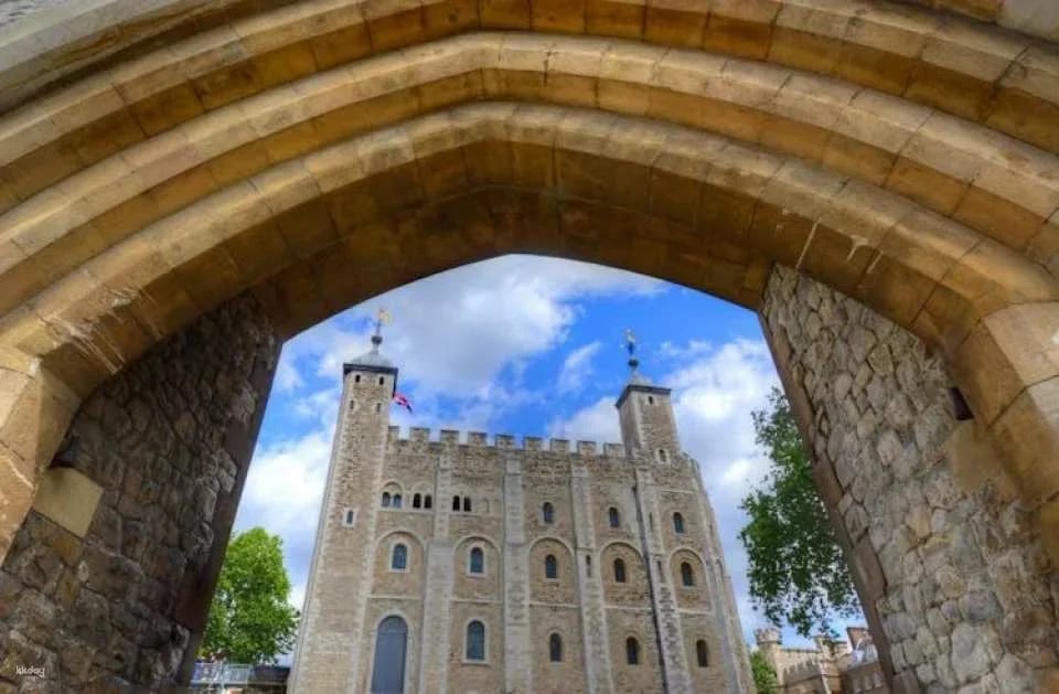 Tower of London and private audience with Beefeater guard