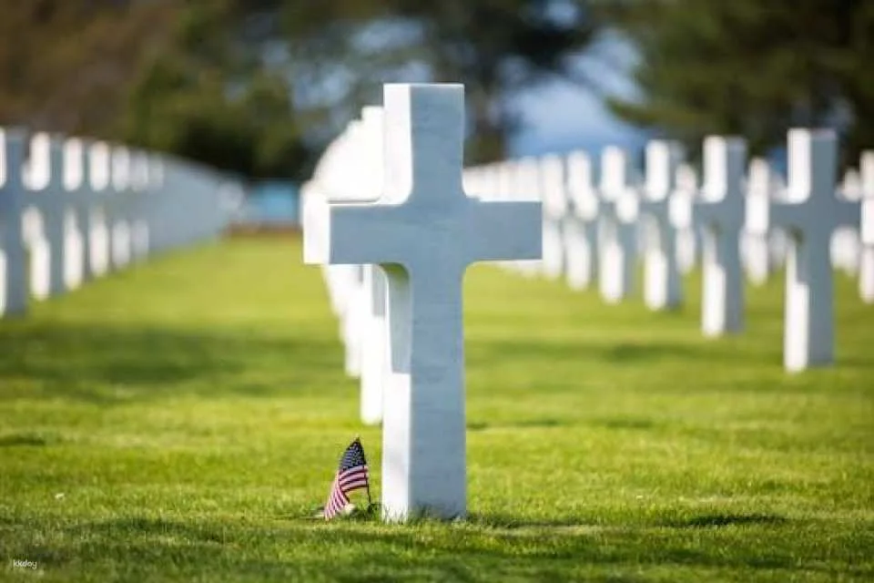 Normandy D-Day tour from Paris with Omaha Beach, American cemetery and cider tasting