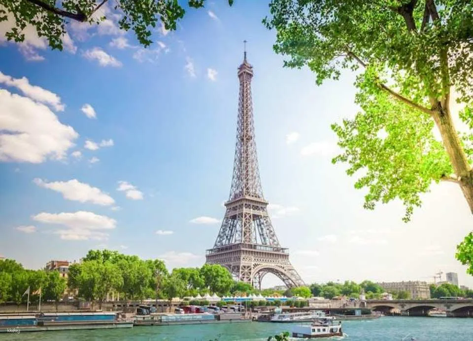Eiffel Tower 2nd floor access with audio guide