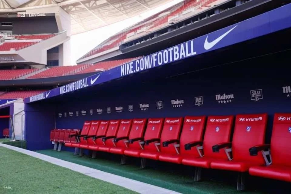 Atlético de Madrid exclusive tour with breakfast in the coach's box