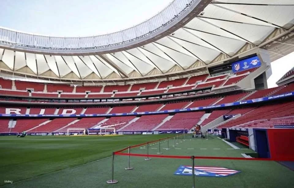 Atlético de Madrid exclusive tour with breakfast in the coach's box