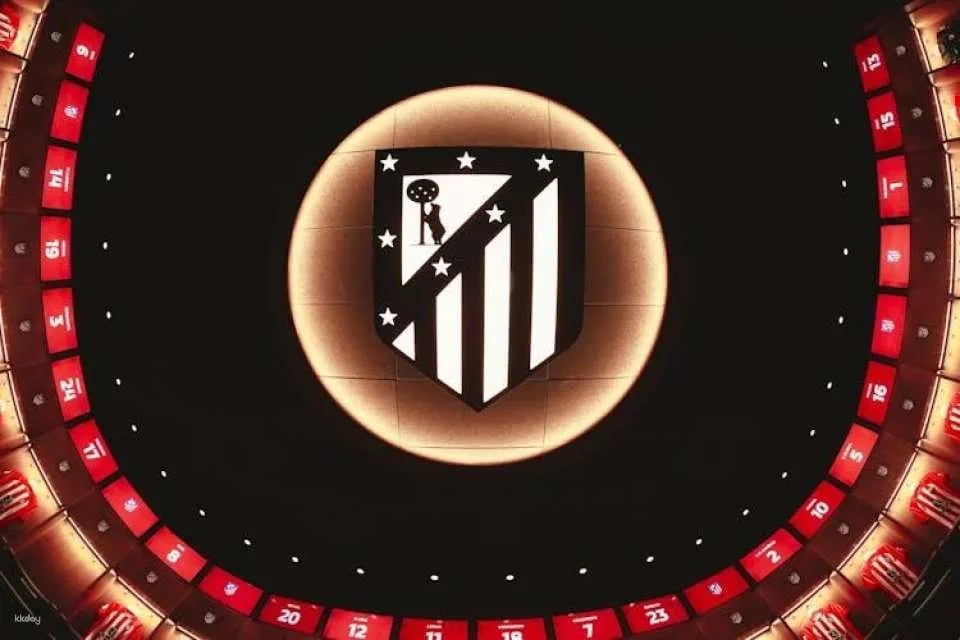 Atlético de Madrid exclusive tour with breakfast in the coach's box