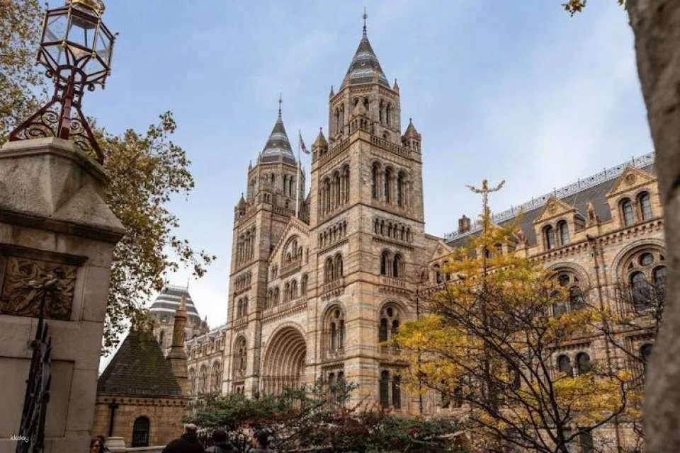 London Natural History Museum With Portuguese In-App Audio Tour
