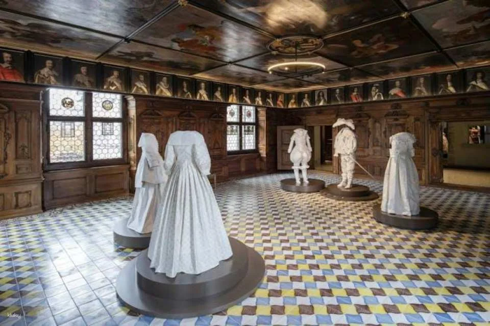 Swiss National Museum access in Zurich