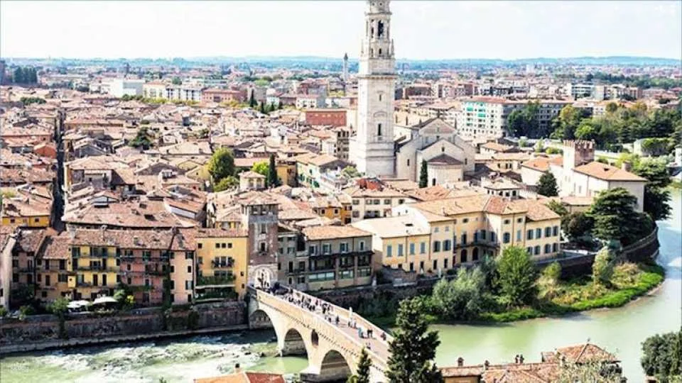 Verona audio guide with TravelMate app
