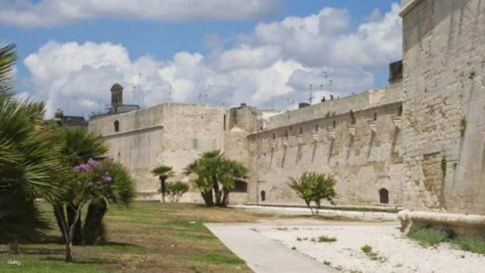 Lecce audio guide with TravelMate app