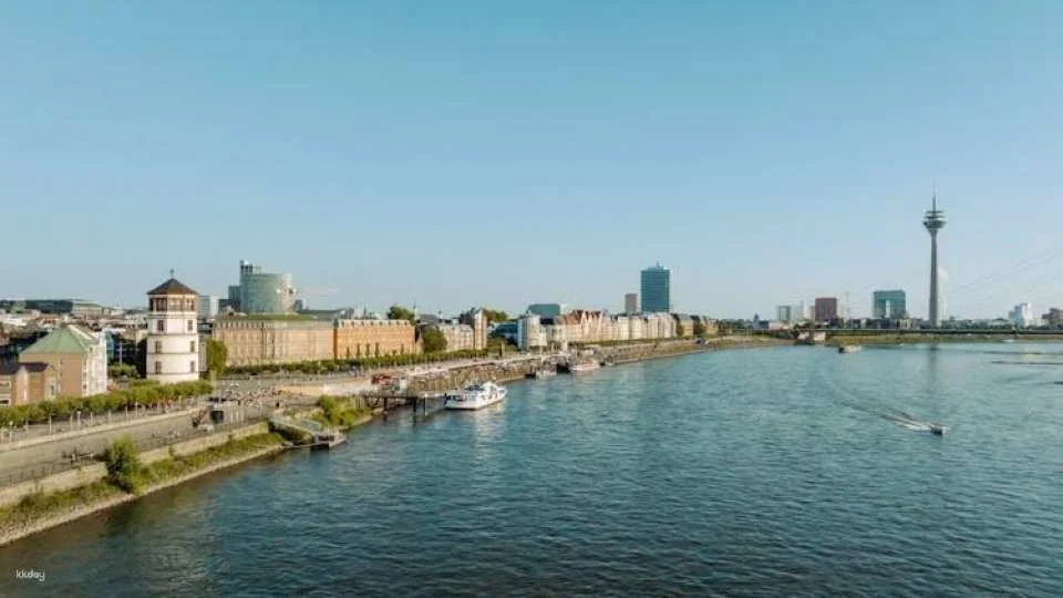 1-Hour Guided Walking Tour of Düsseldorf in English