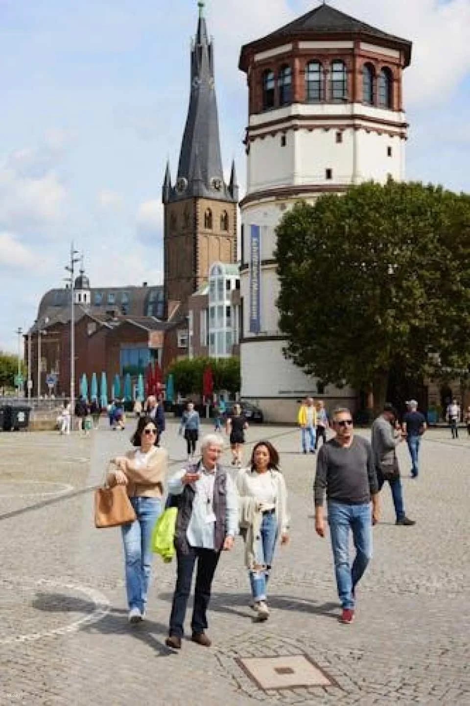 1-Hour Guided Walking Tour of Düsseldorf in English
