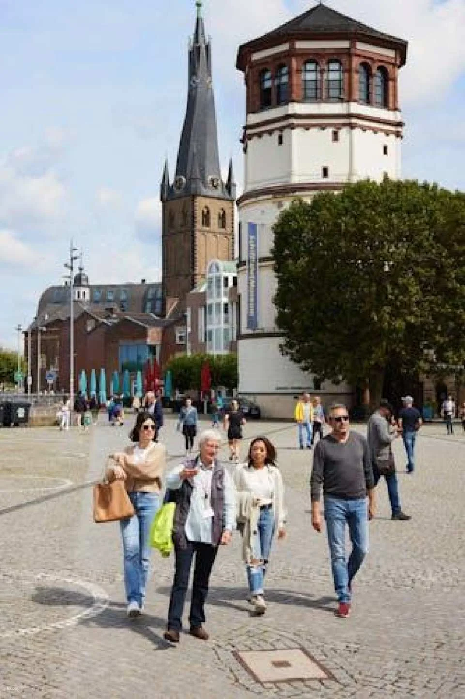 1-Hour Guided Walking Tour of Düsseldorf in English