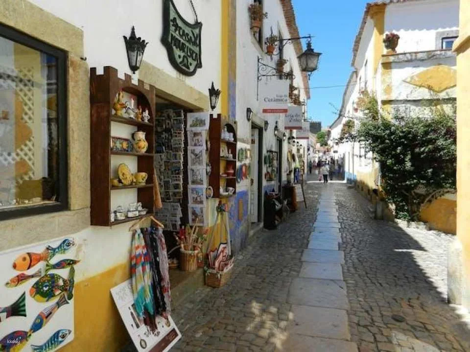 Full-day trip to Fátima, Nazaré, Óbidos and Batalha from Lisbon