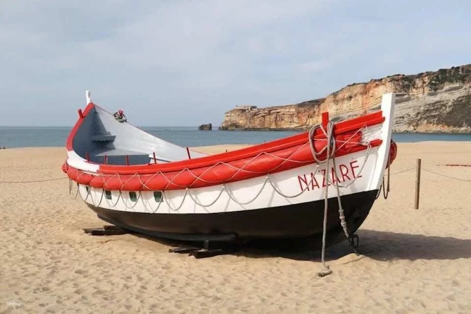 Full-day trip to Fátima, Nazaré, Óbidos and Batalha from Lisbon